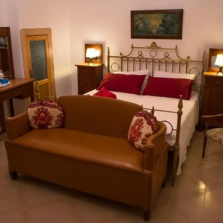 A Cast Bed & Breakfast Castellaneta